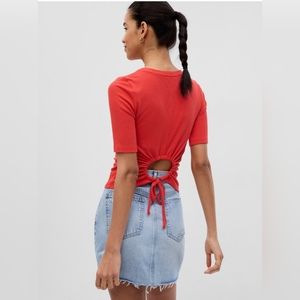 Gap Mini Rib Keyhole Tee shirt - L